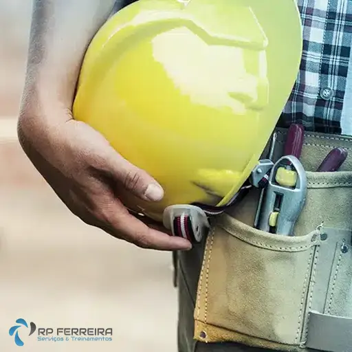 Capacitação NR6 uso de EPI em segurança laboral